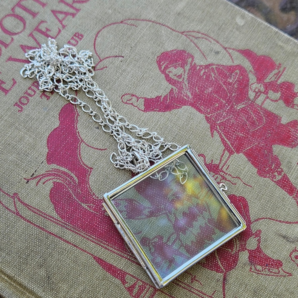 Silver Tone Square Glass Pressed Flower Locket Pendant Necklace Double Sided - Picture 4 of 4